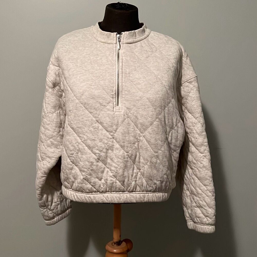 Old Navy Women's Light Cream/Gray Quilted Half Zip Pullover Sweater